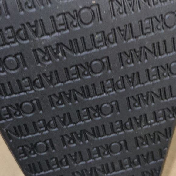 Loretta Pettinari - Picture 7 of 12